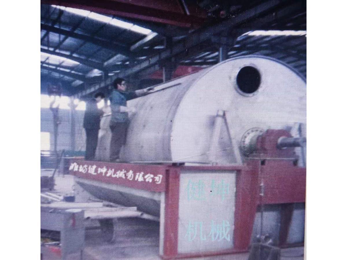 過濾機(jī)現(xiàn)場圖 過濾機(jī)現(xiàn)場圖